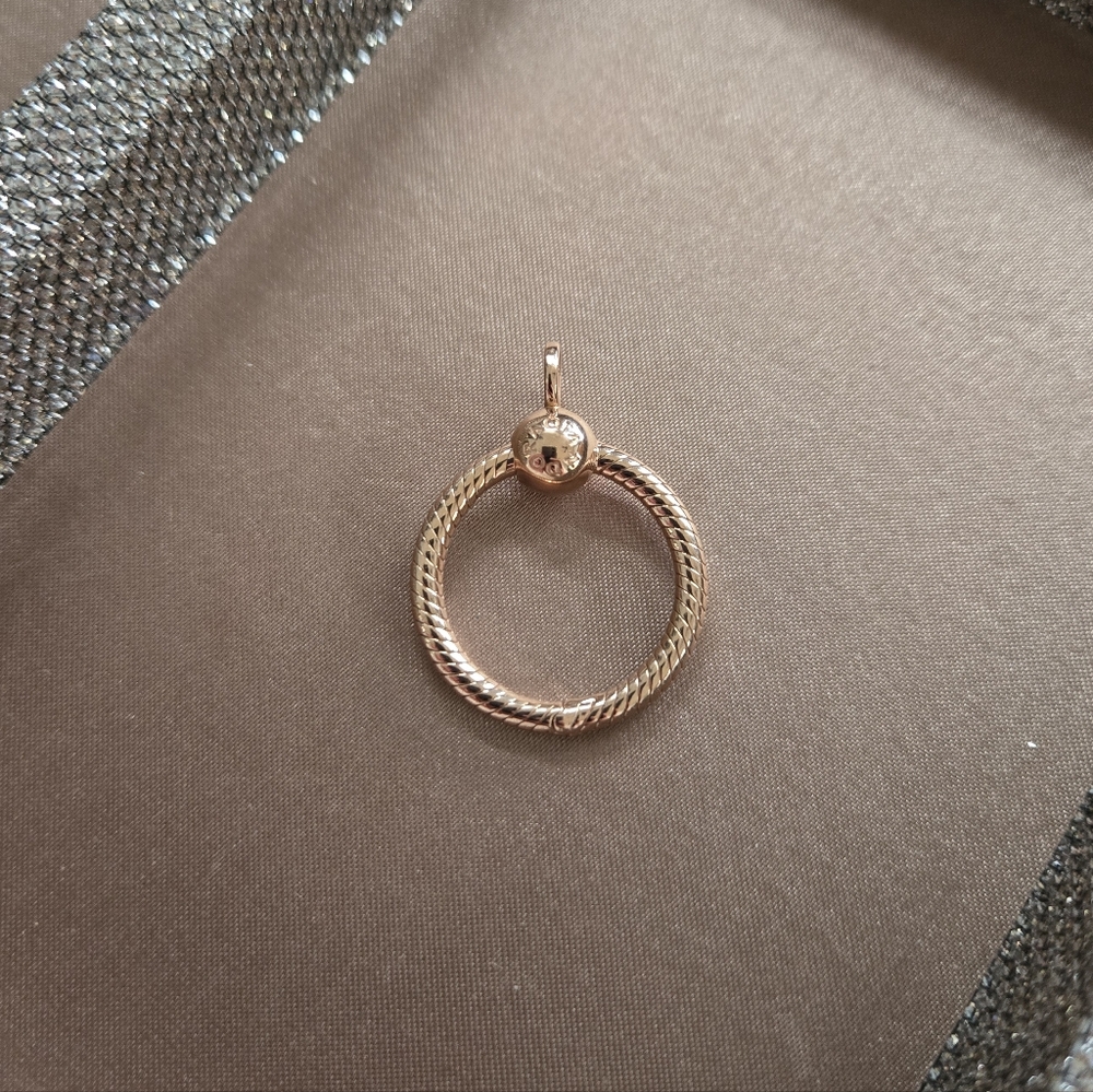 Pandora Moments Rose Gold Small O Pendant - Picture 4 of 7